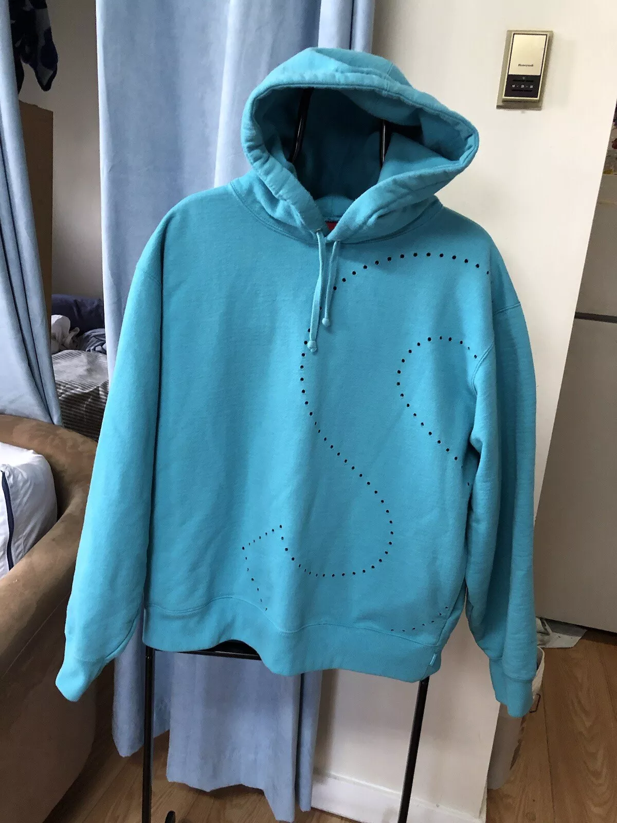 Sweat à capuche SS21 Supreme Laser Cut logo S taille L grand cyan sweat à capuche bleu