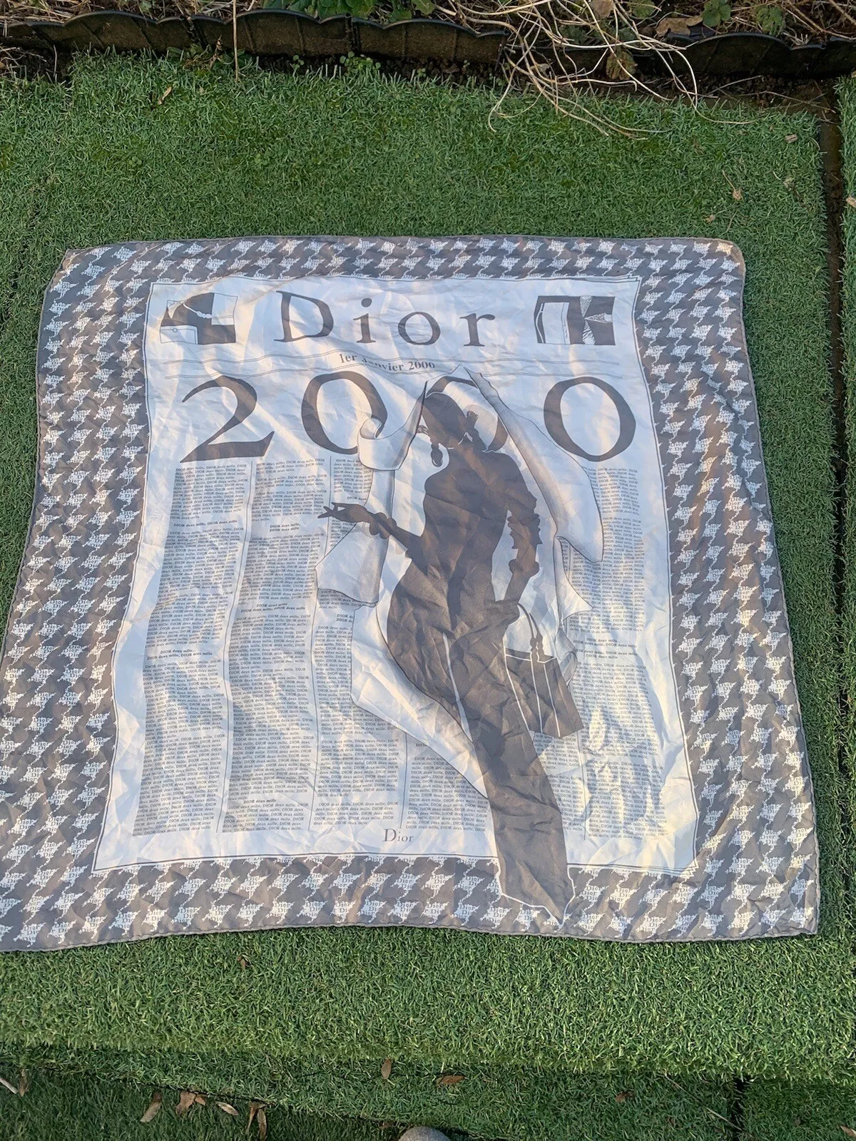 Écharpe Christian Dior soie 100 %