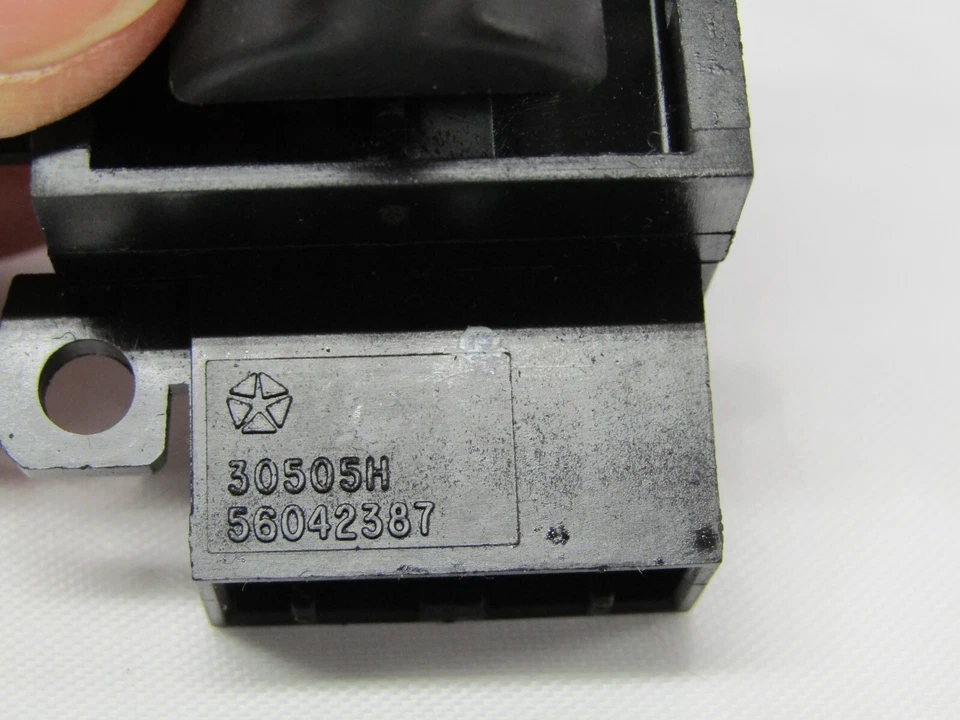 1999-2004 Jeep Grand Cherokee Pedal Adjust Switch 56042387 OEM - Image 2 of 3