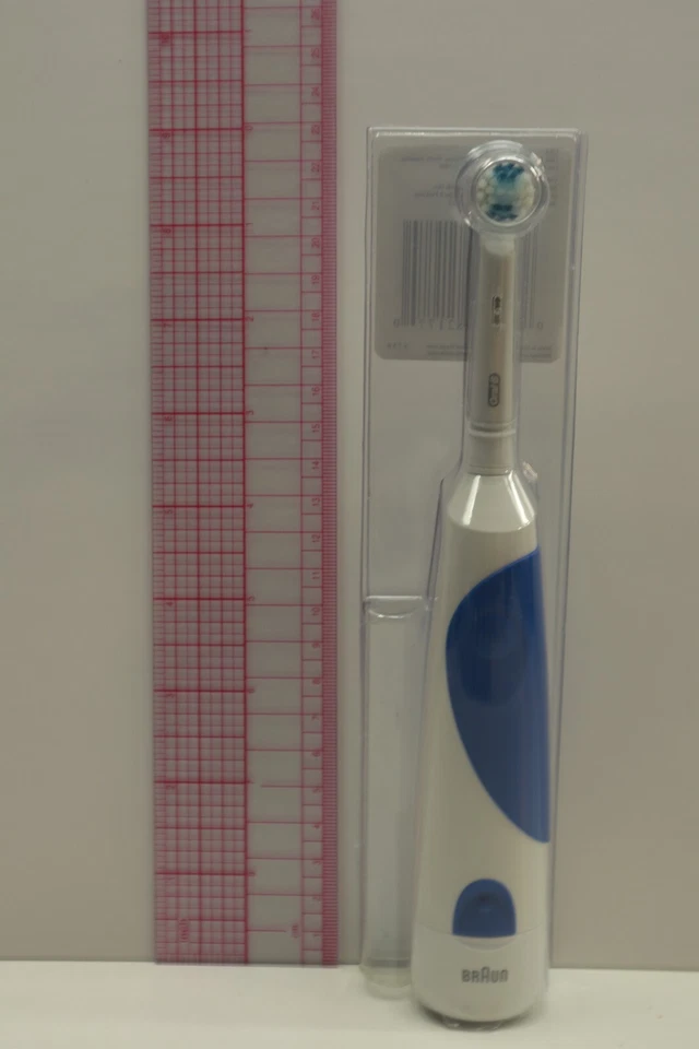 Oral-B Electric Toothbrush "Advance Power 400" lot  (READ DESCRIPTION) - Image 2 of 4