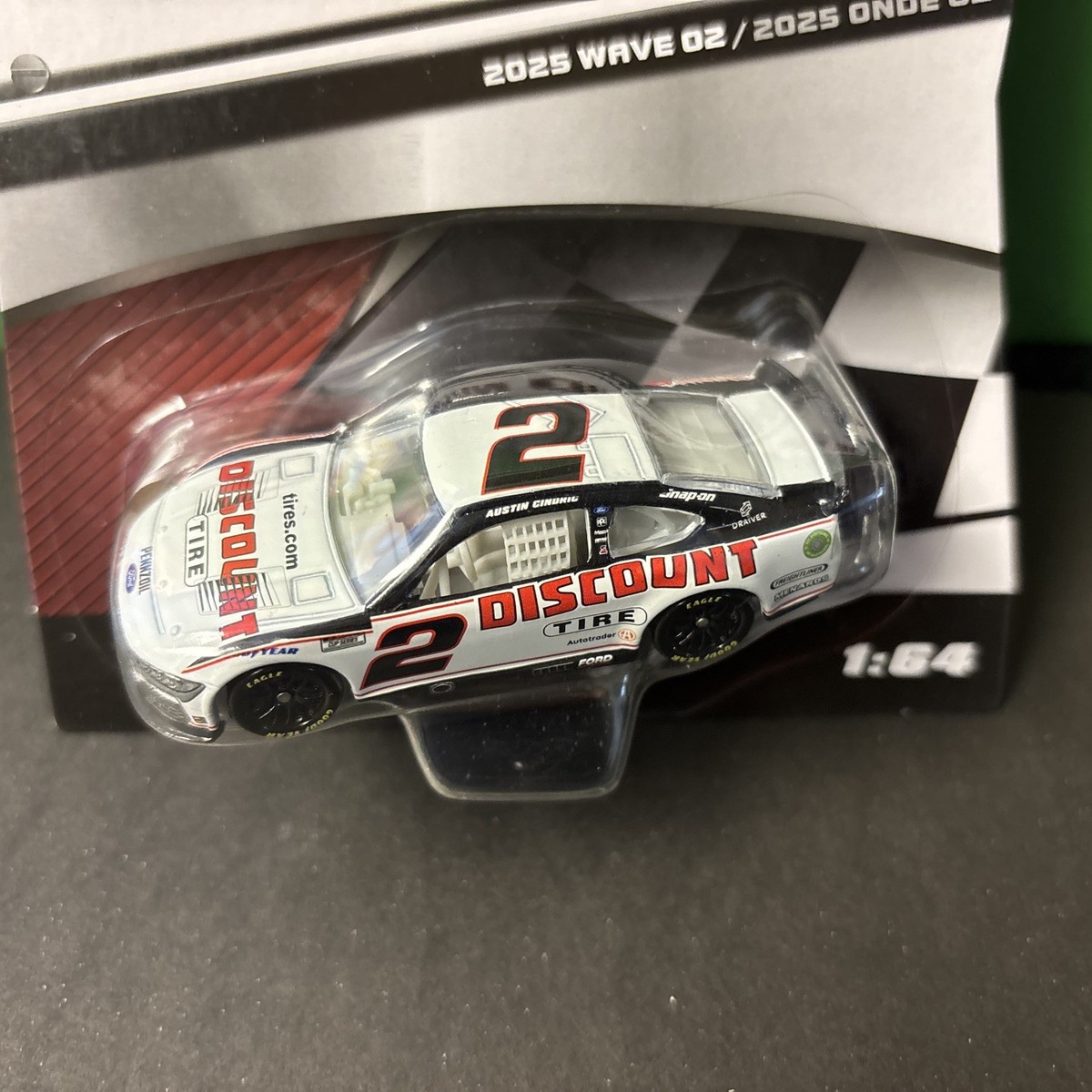 2 Austin Cindric Discount Tire 2025 Wave 2 NASCAR Authentics 1:64