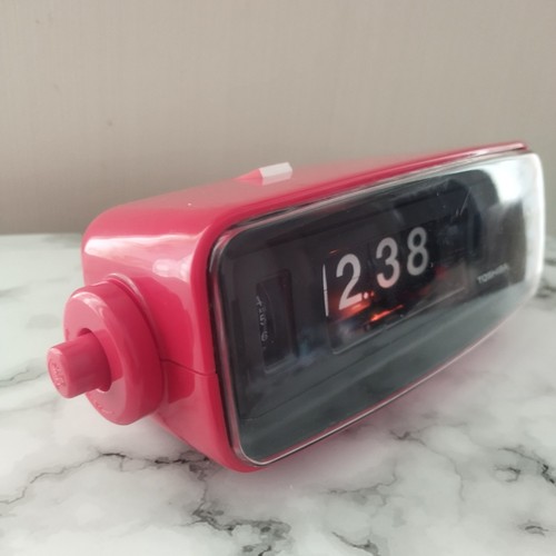 1970s Vermillion Flip Alarm Clock TOSHIBA Plug in Electric Working Tetsted Japan - Picture 11 of 11