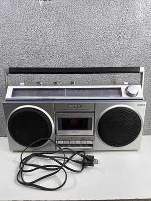 Sony cfs-410s Four Band boom box (READ)
