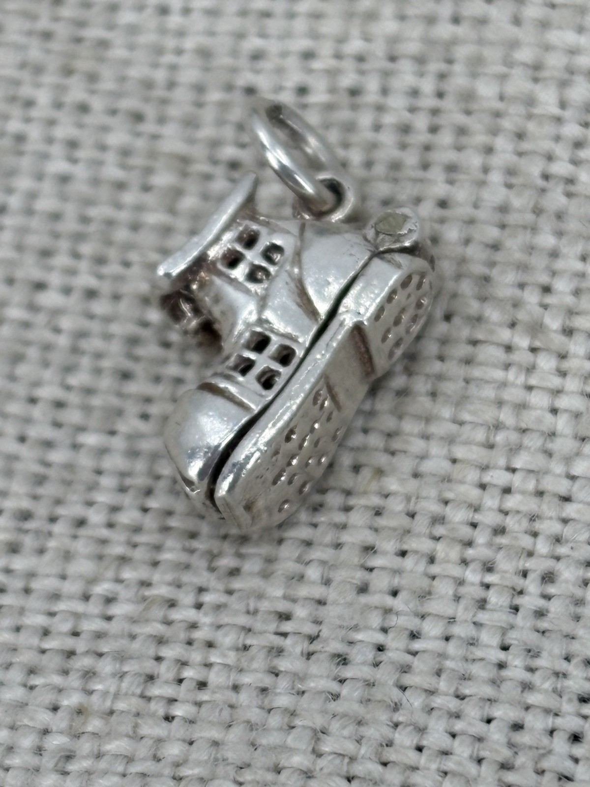 Picture 5 of 6