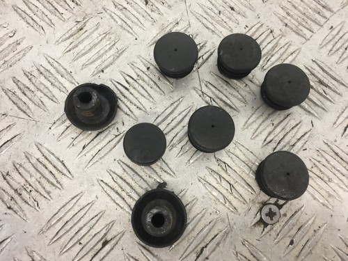 DUCATI MONSTER S4 916 FRAME INFILL RUBBERS YEAR 2001 STOCK (755) - 第 1/2 張圖片