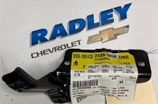 NEW GM OEM CHEVROLET RIGHT- LOWER BRACKET- GENERAL MOTORS GMC 23393858