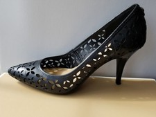 Michael KORS FLEX DOROTHY BLACK LASERED CUT OUT POINTY TOE PUMPS 6 I LOVE SHOES