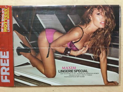 february 2010 Maxim #146 Amanda Bynes cover + LINGERIE Bonus