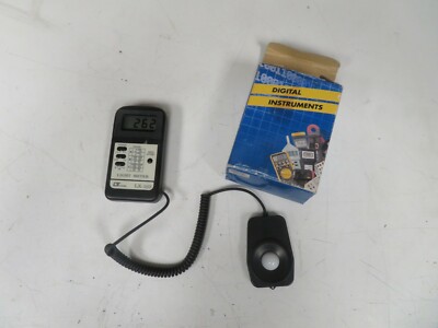 Lutron model LX-103 Light Meter and probe OS73