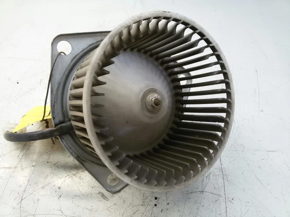 Daihatsu Cuore L501 Heizgebläsemotor ohne Vorwiderstand BJ1997 - Bild 2 von 3