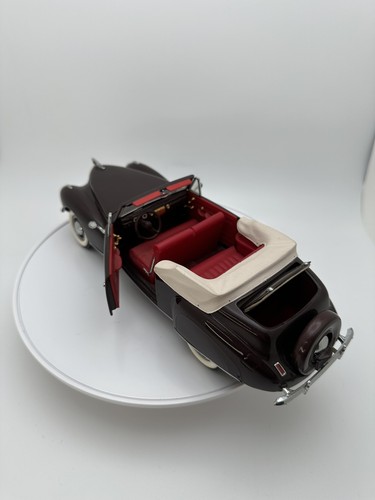 Franklin Mint 1941 Lincoln Continental Maroon 1:24 Diecast - Picture 3 of 6