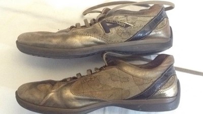 Alviero Martini 1. Klasse - Farbe Gold - Nr. 40 - mit Schnüren - Echtleder GEBRAUCHT