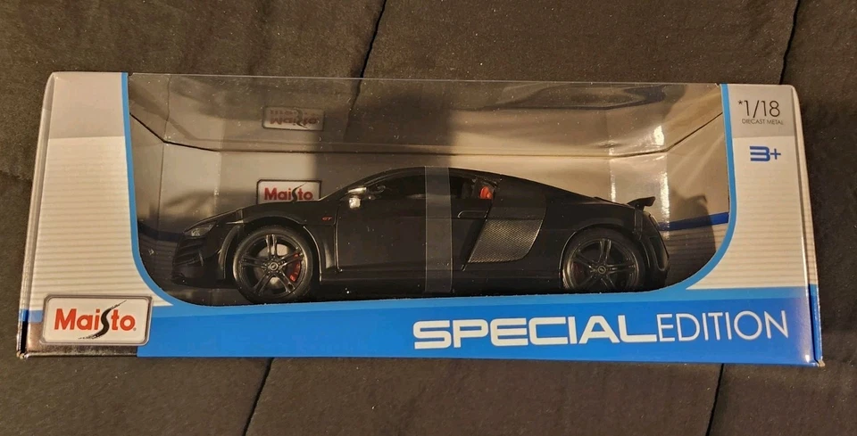 Maisto специальный выпуск масштаб 1:18 литой спортивный автомобиль черный AUDI R8 GT с основанием - Изображение 2 из 4