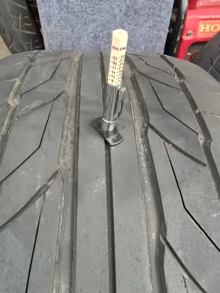 1 x Neumático deportivo Nitto NT555 G2 265/35/20 99W Ultra-High Perf, cantidad 2 disponibles Foto 2 de 4