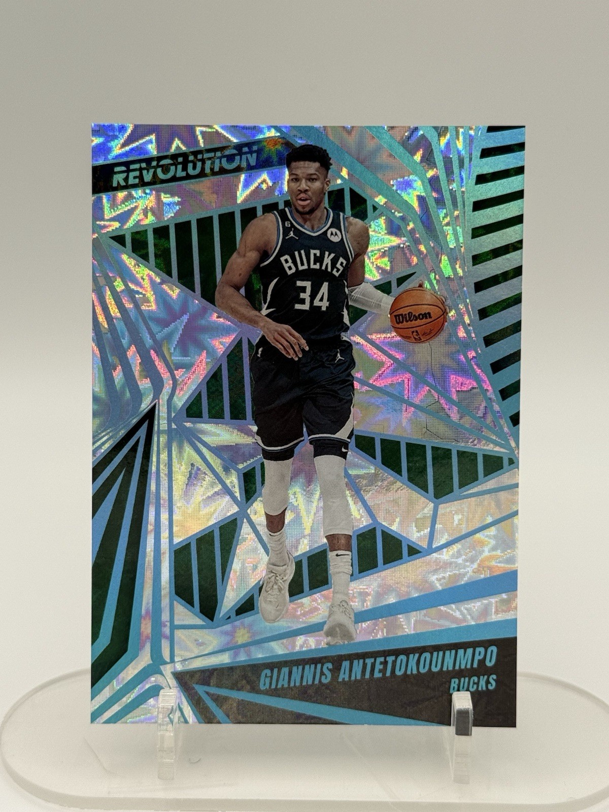 2023-24 Panini Revolution - Giannis Antetokounmpo #22 Impact /149