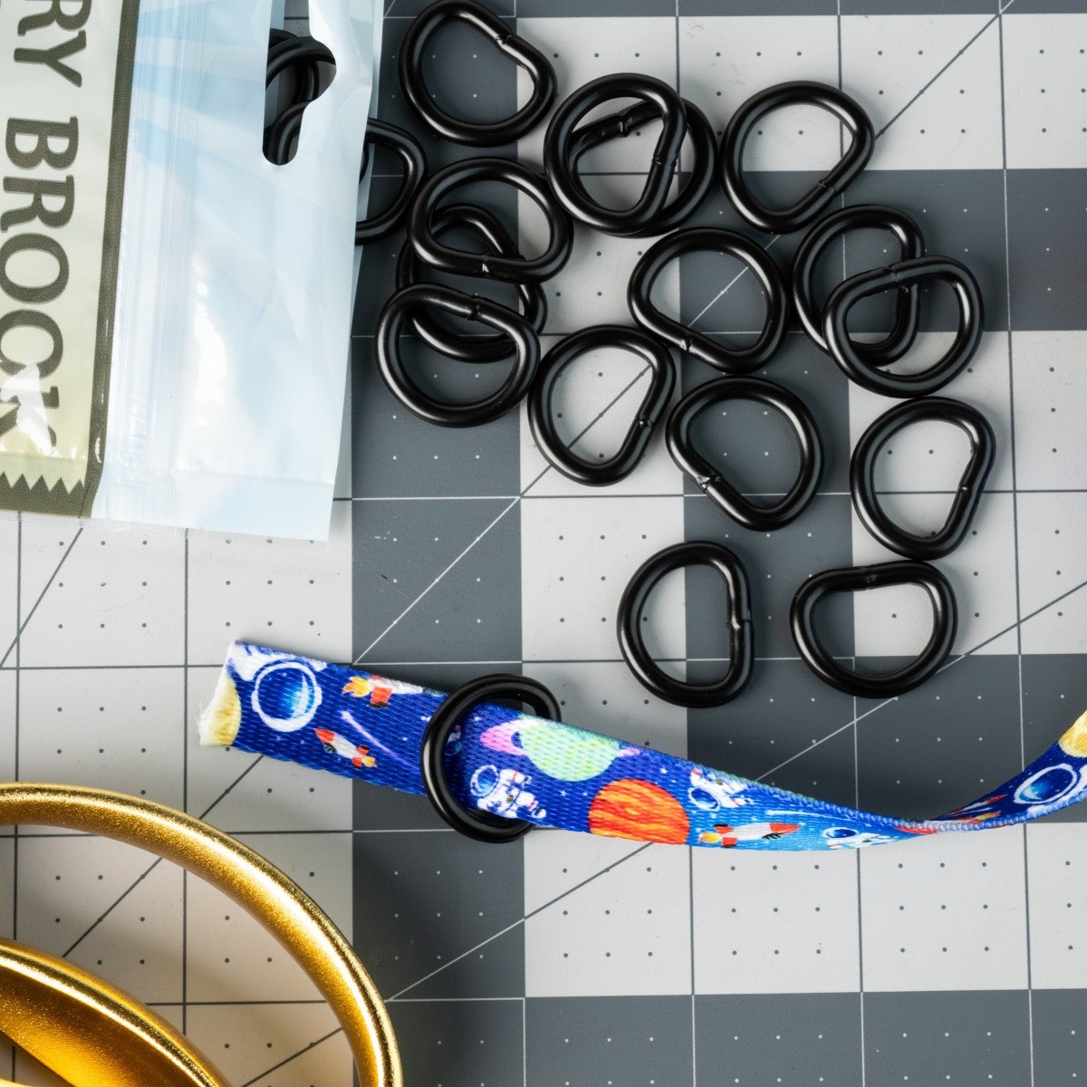 Country Brook Design® 3/4 Inch Steel Welded Black Powder Coated D-Rings, 10 Pack