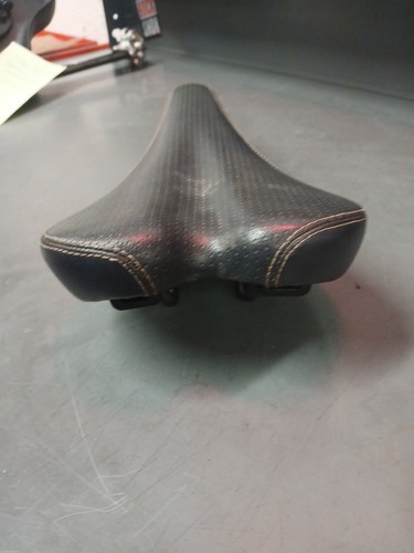 Brompton Saddle Standard Width - Picture 4 of 5
