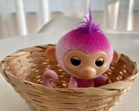 Fingerlings Interactive Pink Baby Monkey Heart Light Harmony Touch Reacts Sounds