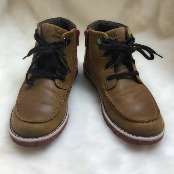 Clarks Brown Distressed Leather upper Boots Boy s Size 13.5 Wide