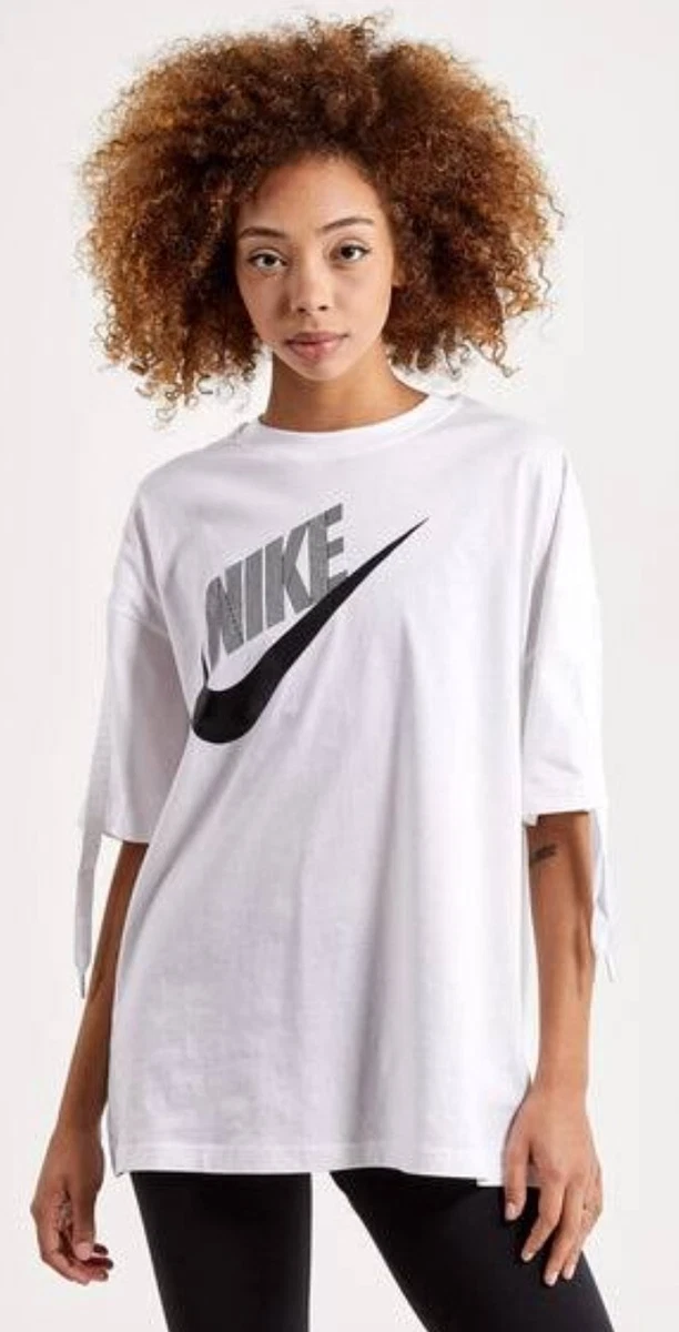 White nike shop tee women's