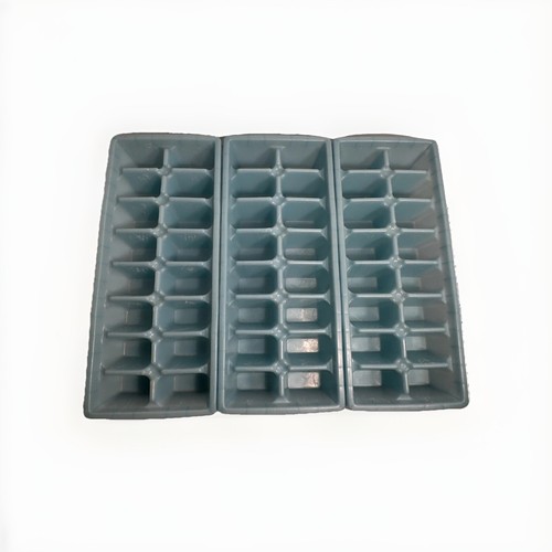 4 Vintage Ice Cube Trays Light Blue Teal USA Made Twist Pop Out 3 Rubbermaid - Picture 4 of 11