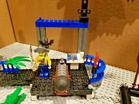 LEGO Pirate Set 7074 Skull Island Complete Minifigs Manual NEW