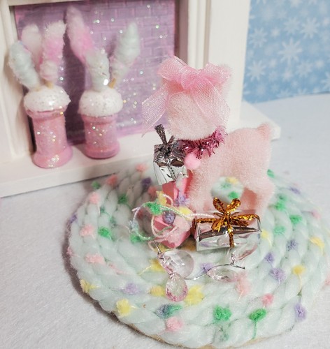 Miniature Dollhouse Cotton Candy Christmas Fireplace Display 1 inch scale - Picture 2 of 6