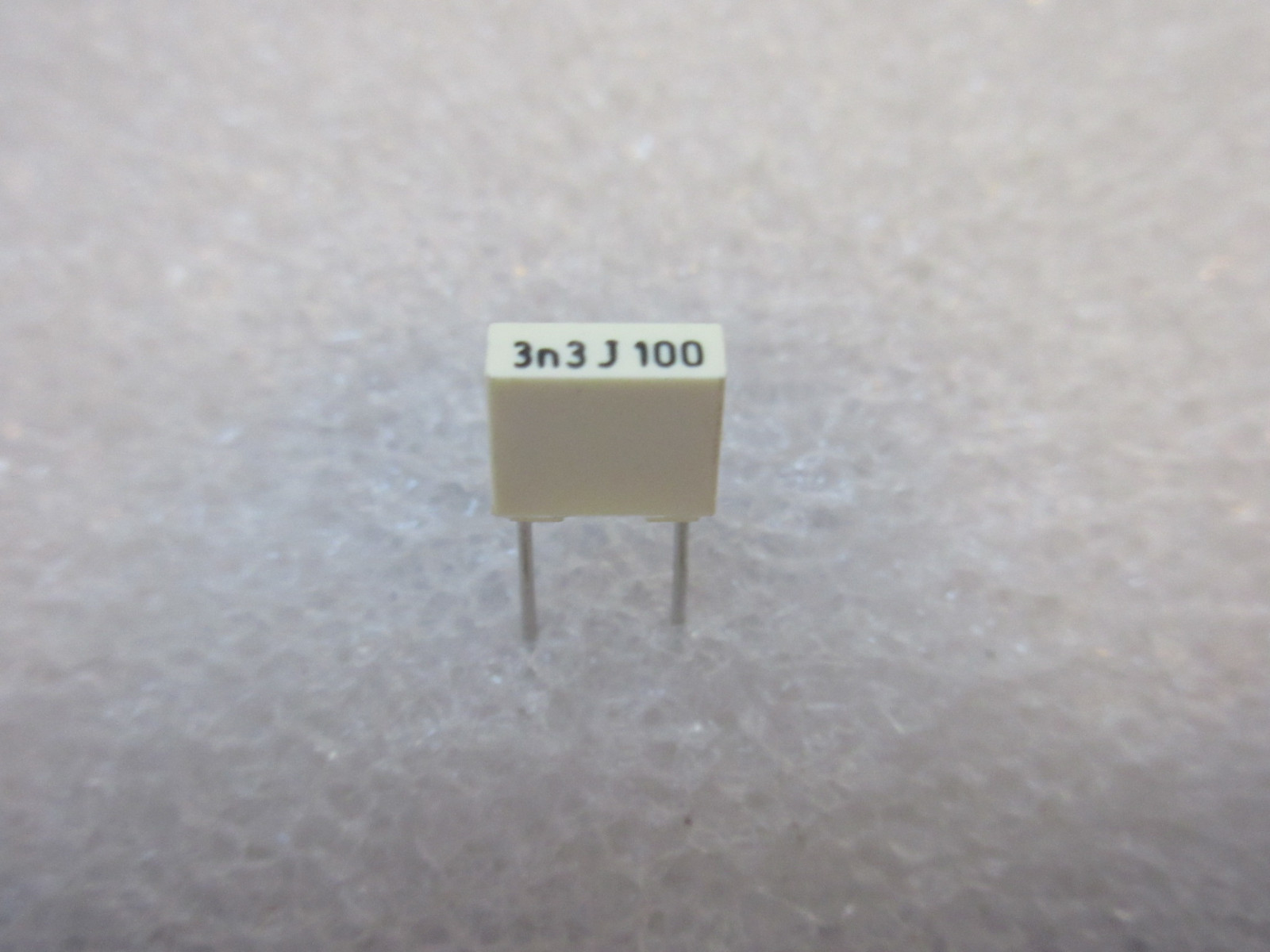 CAPACITOR POLIÉSTER 47K/100V 5% 5MM ARCOTRONICS