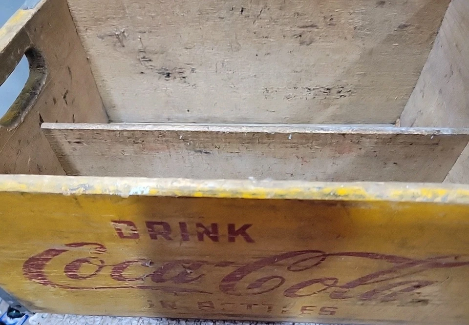 Caja de madera vintage Coca Cola 18"x 12" amarillo reforzado resistente botella no segura Foto 3 de 4