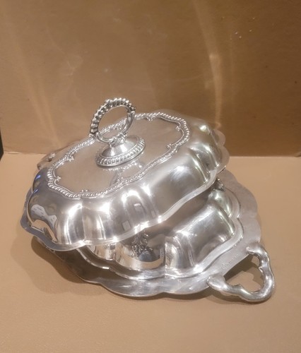 VINTAGE SILVERPLATED 4 FOOTED 11X18 " SERVING PLATTER WITH LID BEAUTIFUL - Picture 14 of 15