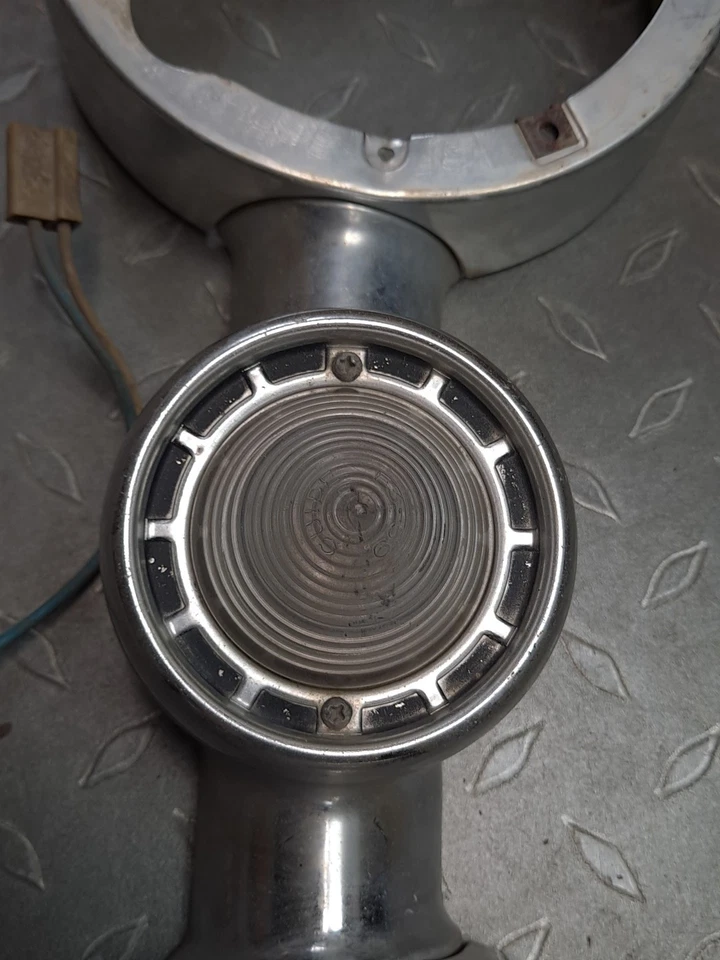 1959 Oldsmobile 88 Headlight Aluminum Housing - Image 3 of 4