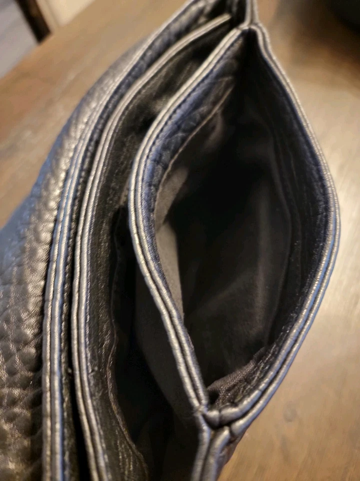 Auténtico bolso sin asas Givenchy Antigona sobre cuero granulado negro Foto 4 de 4