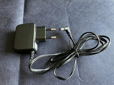 Netzteil AC/DC Adapter DVE Switching DSA-3RNA-05 FEU 50/60Hz 0,3A 5V 0,65A
