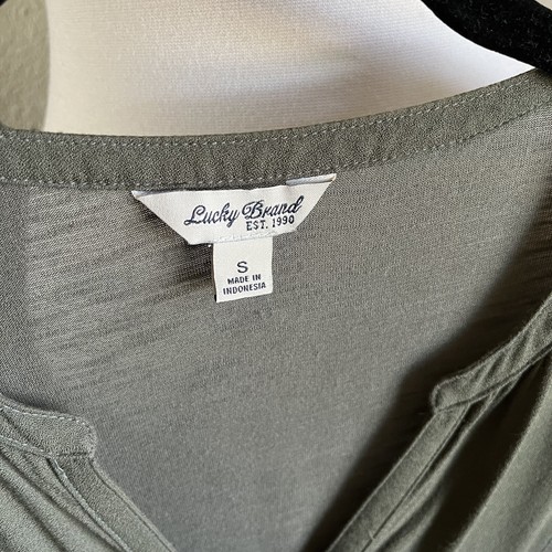 Lucky Brand Top Women’s Size S Olive Green Woven Mix Henley Curved Hem Slub - Picture 7 of 7