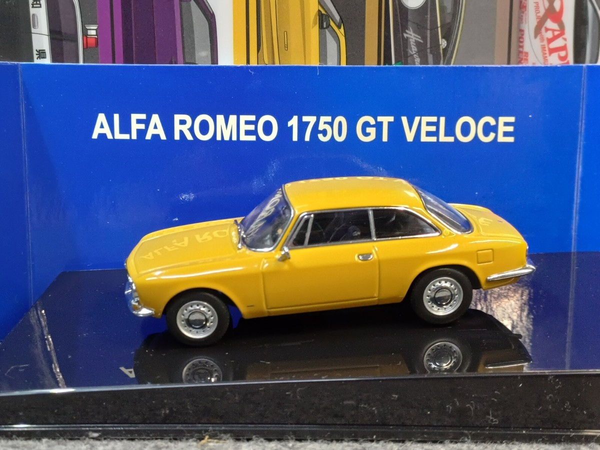 1/43 autoArt Alfa Romeo 1750 GT Veloce diecast - Turning 1/43 autoArt Alfa Romeo 1750 GT Veloce diecast - Turning