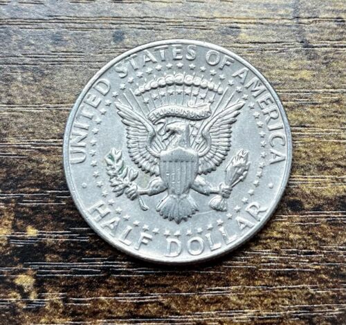 1972 D Kennedy Half Dollar -- No FG/Very Faint FG Mint Error Circulated