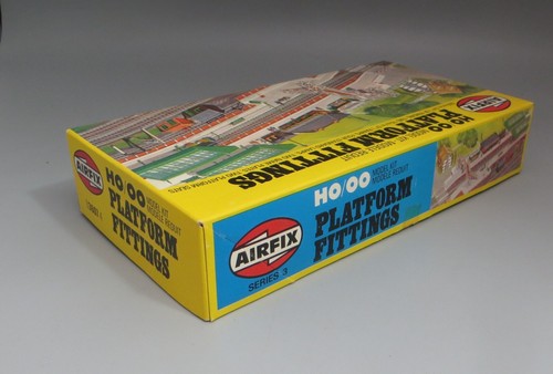 Airfix 03607-4 HO/OO - Platform Fittings Model Kit (Series 3) Boxed - Picture 5 of 5