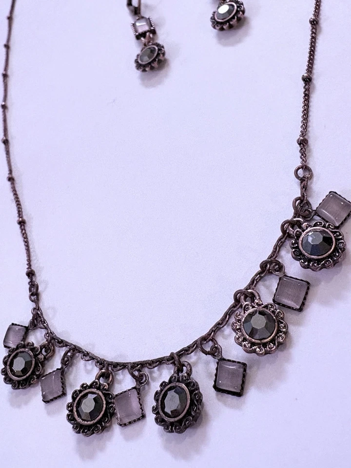 Colar pendente Lia Sophia em tom de cobre ajustável pedras iridescentes + brincos - Imagem 3 de 4