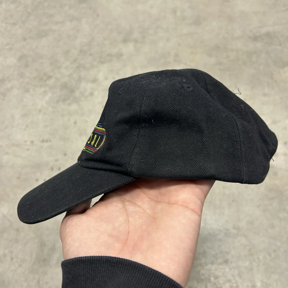 DE COLECCIÓN Universal Studios Sombrero Negro Gorra Correa Trasera Parque Temático TV Películas Años 90 Raro Foto 3 de 4