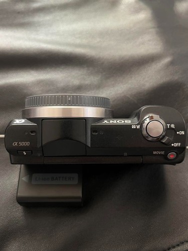 Sony α5000 ILCE-5000 Mirrorless Black Color Digital Camera Body Only From Japan - Picture 2 of 5