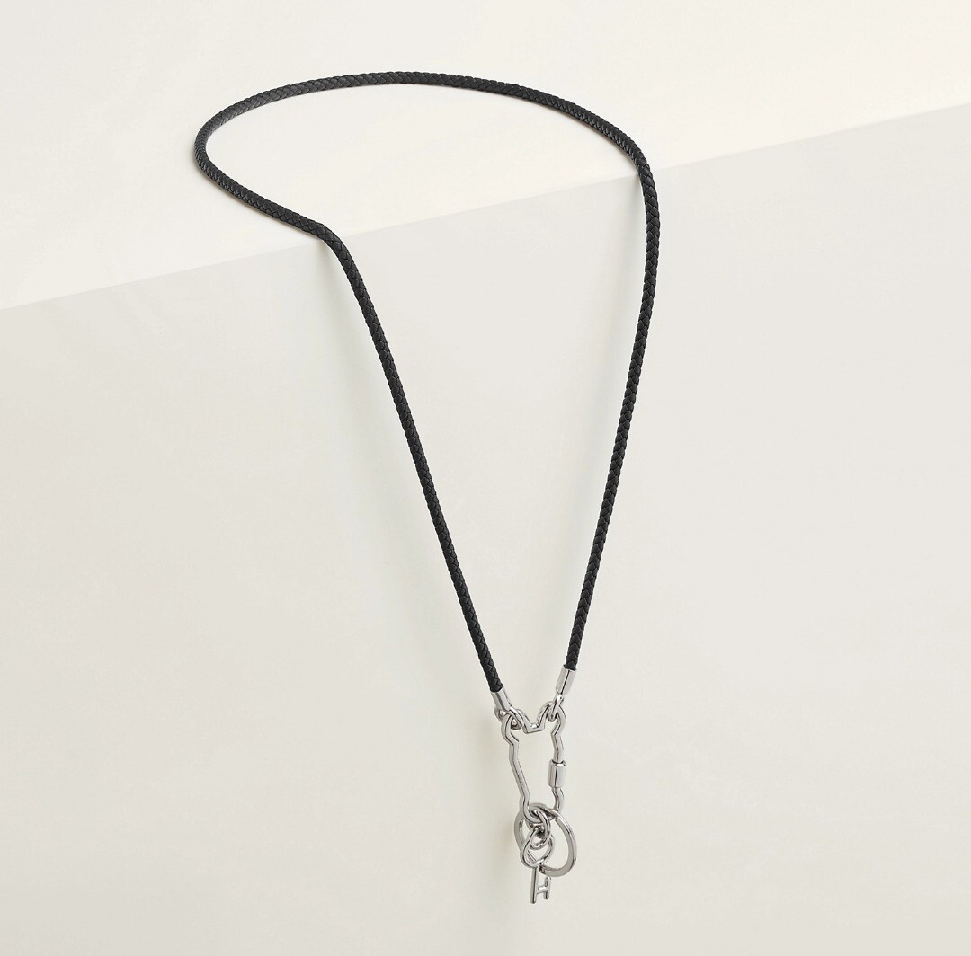 【アクセントに】HERMES Collana Cle Cheval HERMES COLLIER MOUSQUETON CLE CHEVAL NECKLACE KEY RING NOIR