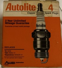 New Old Stock -Autolite 2526 -Boxes of 4 Spark Plugs-Made in the USA -Fast Ship