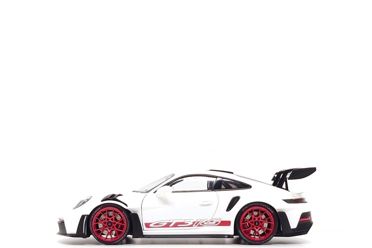 Bburago Porsche 911 GT3 RS 1/18 未開封・美品 Porsche 911 GT3 RS 4.0 - White 1:18 Scale Diecast Model by