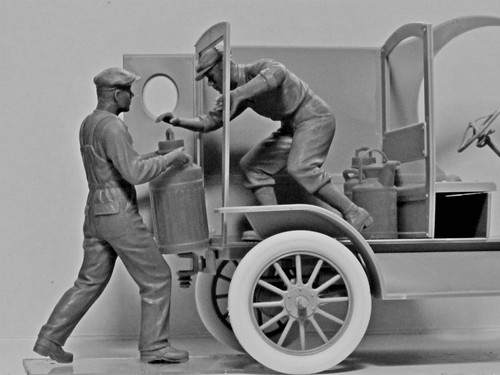 ICM 24019 Scale 1:24 Gasoline delivery, Model T 1912 Delivery Car with American - Picture 18 of 20