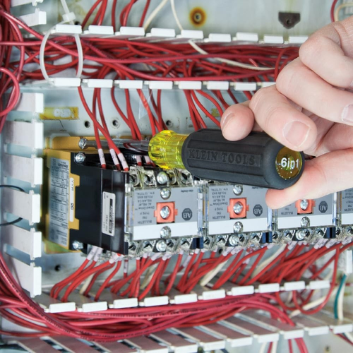 Klein Tools 32559 Multi-Bit Screwdriver / Nut Driver, Extended Reach 6-In-1 Tool - Picture 4 of 11