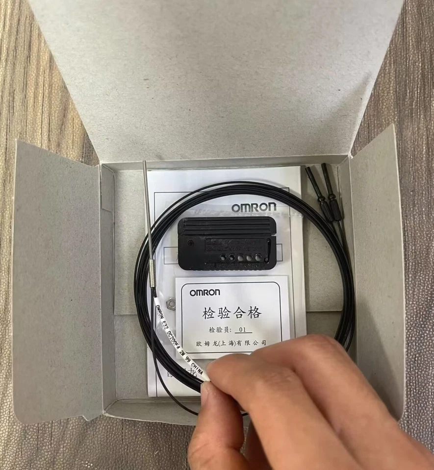 1PCS New Omron E32-DC200F​4 E32DC200F​4 Fiber Optic Sensor Free Ship - Image 4 of 4