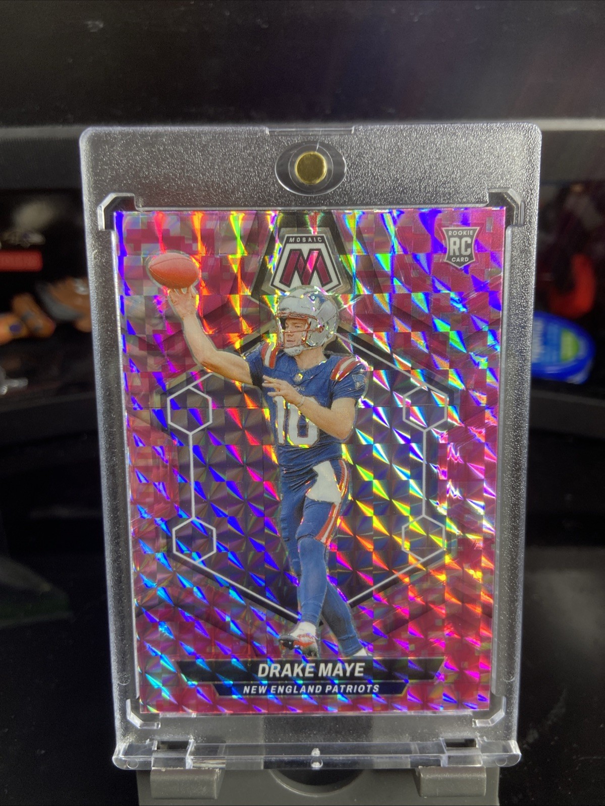 2024 Panini Mosaic - Rookies Drake Maye #303 Camo Pink Mosaic Prizm (RC)