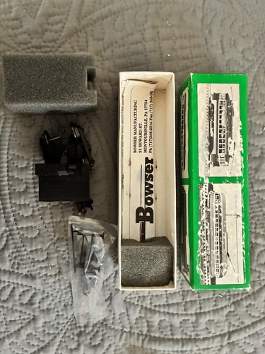 Acoplador de remolque de carretera Bowser 87000 escala O mate ruedas de riel alto camión Bogie de 3 rieles | Condition: New