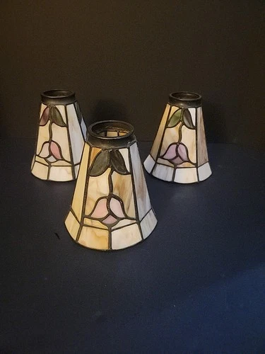 Vtg Set Of 3 Tiffany Style Stained Glass Flower Lamp Shades  5 1/ 4" X 5"