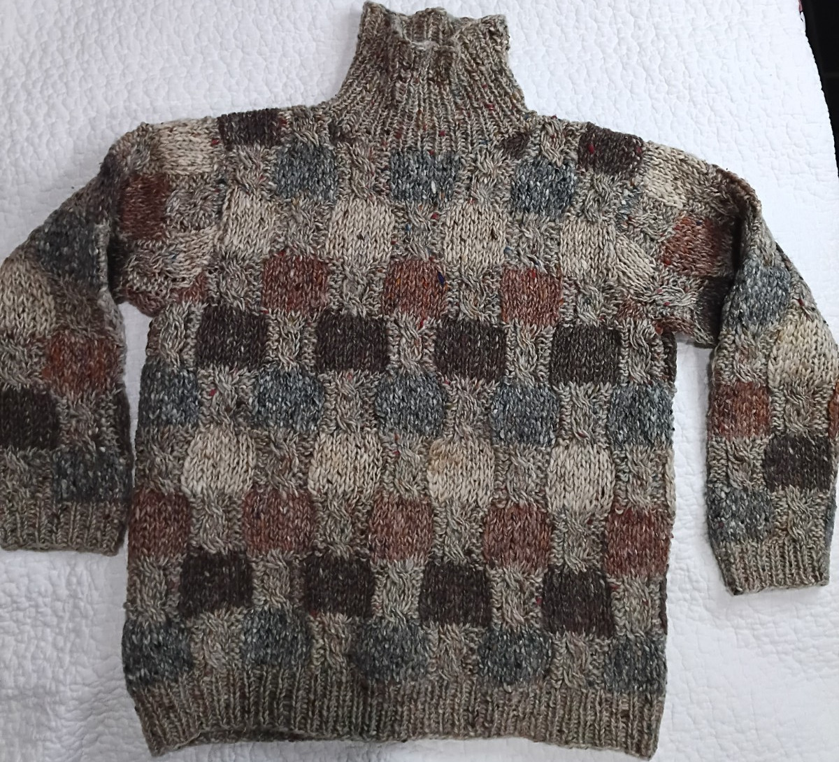 Donegal Woollen Products Ltd. Pure New Wool Geometric Turtleneck Sweater M